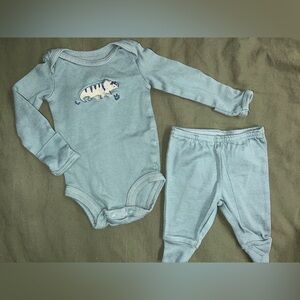 ‼️NWOT: Carter’s Matching Dino Set - NB